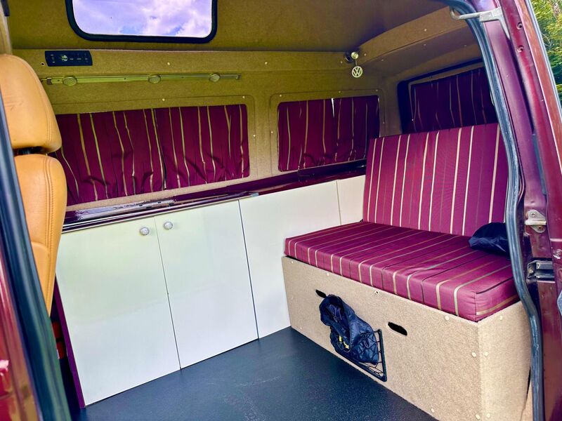 VOLKSWAGEN CAMPERVAN