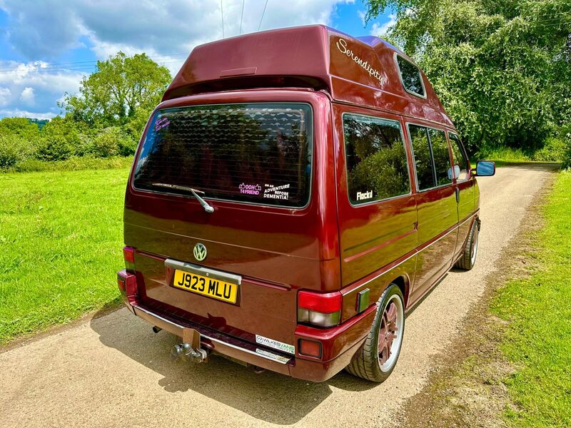 VOLKSWAGEN CAMPERVAN